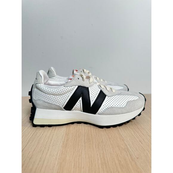 New Balance 327 x Casablanca Black and White - Size 7M / 8.5 W NEW